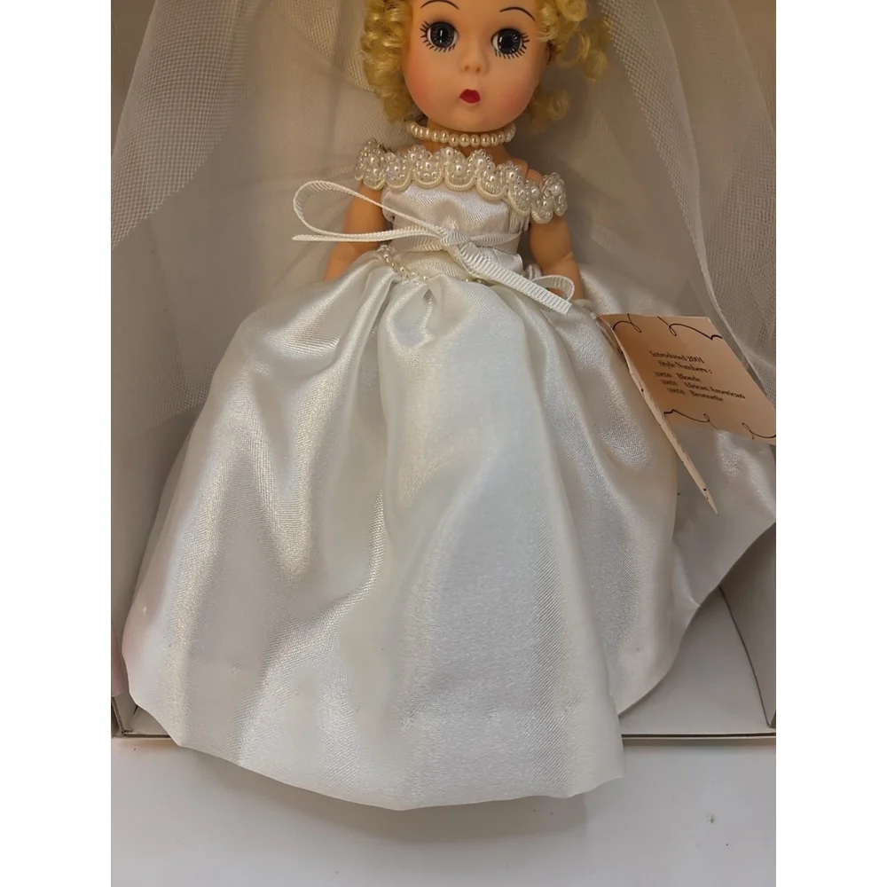 NIB Madame Alexander Memories of‎ a Lifetime 30650 Blonde. Wtag. RARE